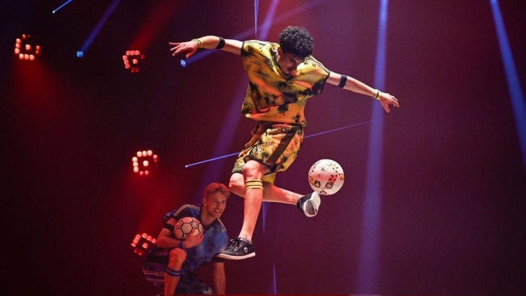 Performance artistique Freestyle football au Cirque Knie, Suisse